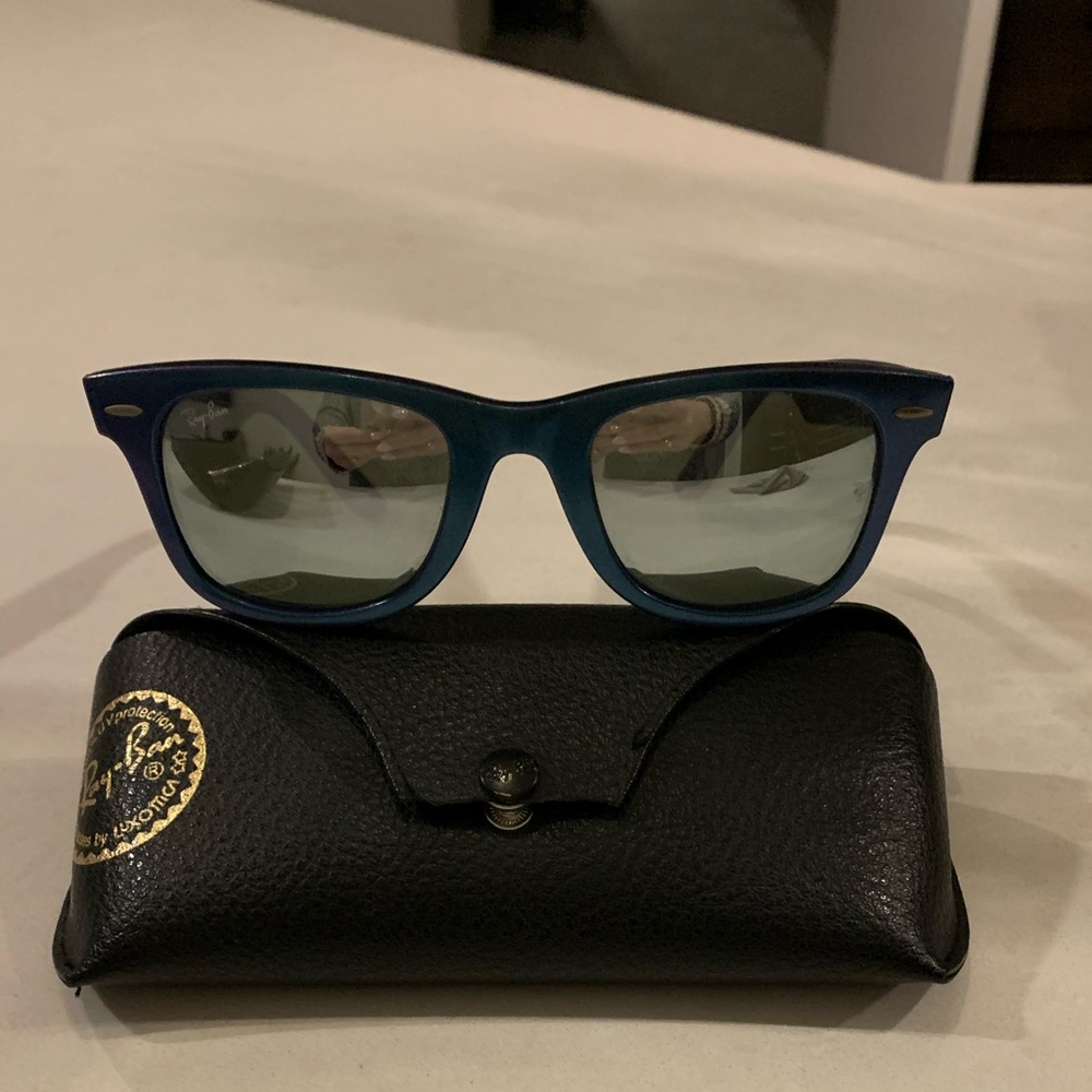 Ray Ban Wayfarers cobalt blue with mirror lenses